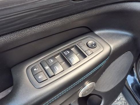 Used 2019 Jeep Grand Cherokee Laredo image 17