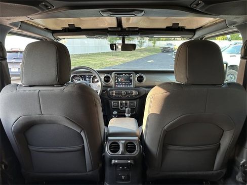 Used 2023 Jeep Gladiator Overland image 10