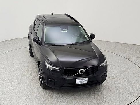 Certified 2025 Volvo XC40 B5 Plus AWD/4WD image 14