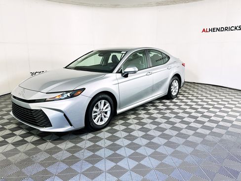 Certified 2025 Toyota Camry LE image 7