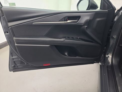 Used 2025 Toyota Camry SE image 22