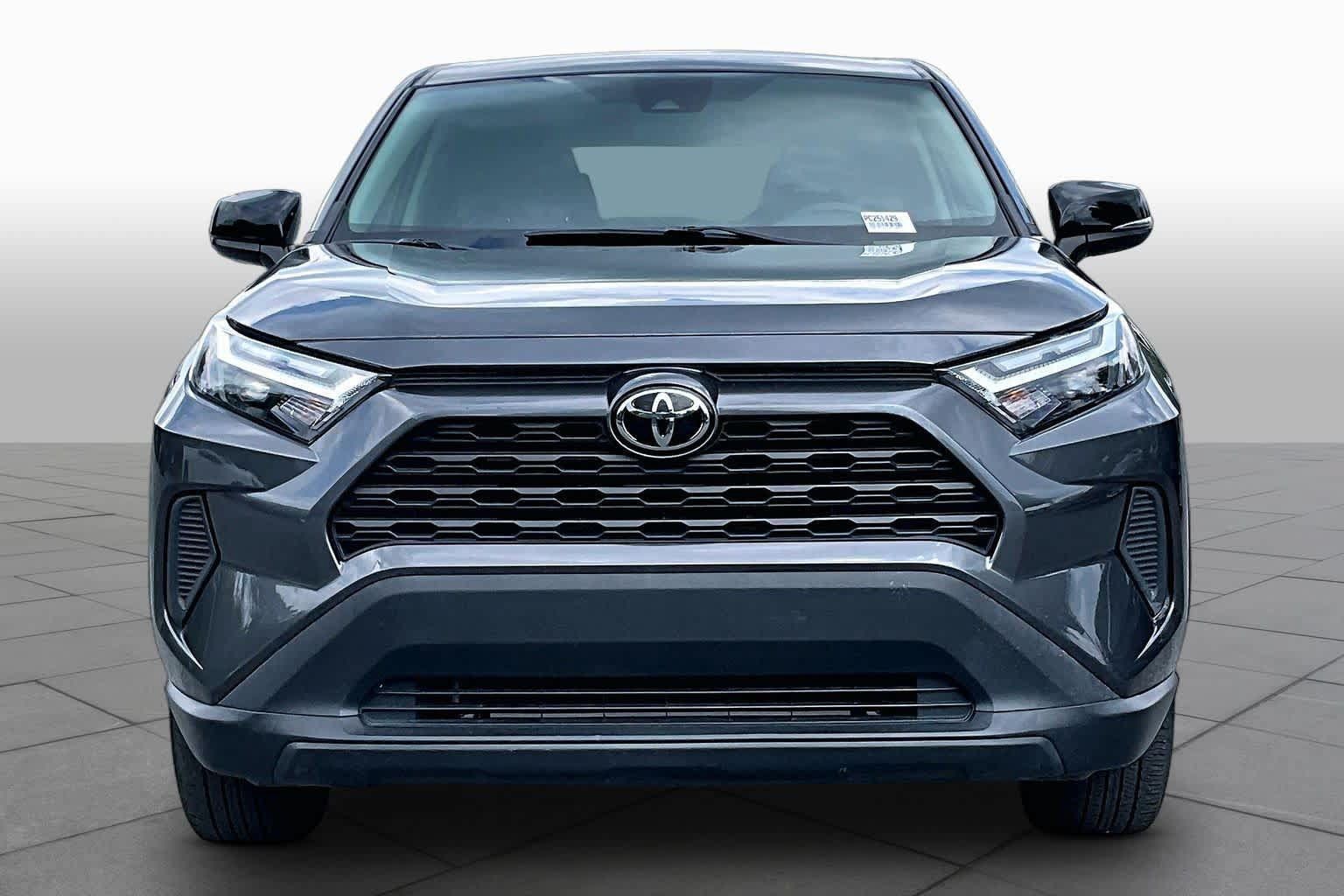 Used 2023 Toyota RAV4 LE FWD image 4