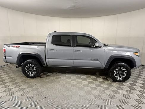 Used 2021 Toyota Tacoma TRD Off-Road w/ Technology Package AWD/4WD image 9