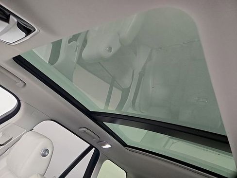 Used 2017 Land Rover Range Rover HSE image 15