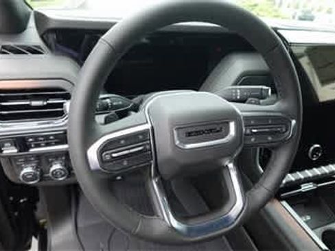 New 2025 GMC Yukon XL Denali w/ LPO, Illumination Package image 13