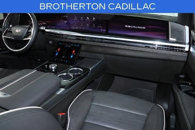 Certified 2025 Cadillac Escalade ESV Sport w/ LPO, ONYX Package AWD/4WD image 30