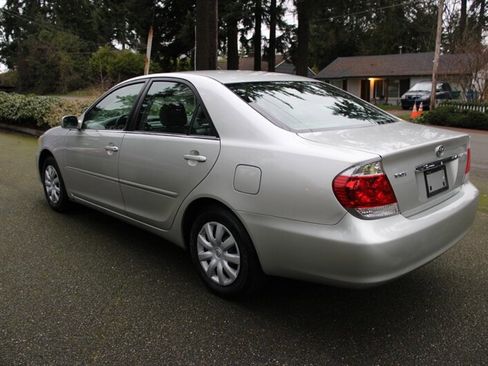 Used 2005 Toyota Camry LE image 4