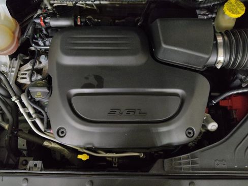 Used 2023 Chrysler Voyager LX FWD image 30