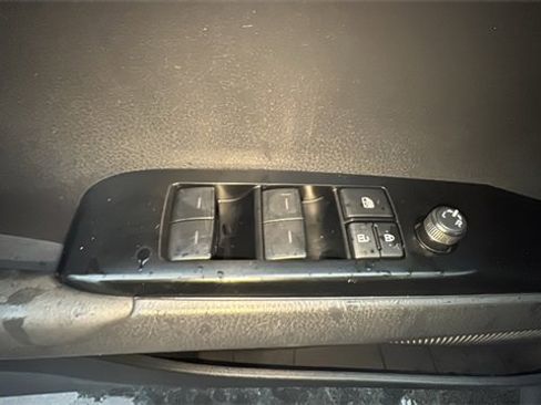 Used 2025 Toyota Camry LE image 13