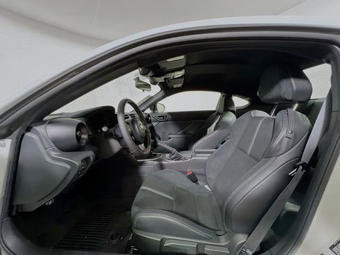 New 2025 Toyota GR86 Premium image 12