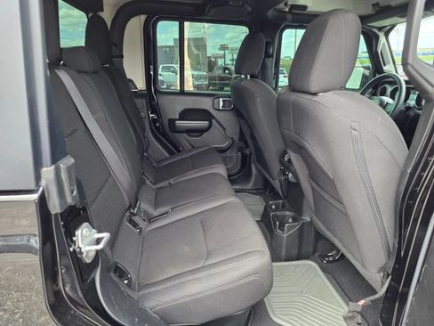 Used 2023 Jeep Gladiator Sport AWD/4WD image 15