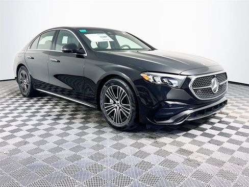 New 2026 Mercedes-Benz E 450 4MATIC Sedan image 8