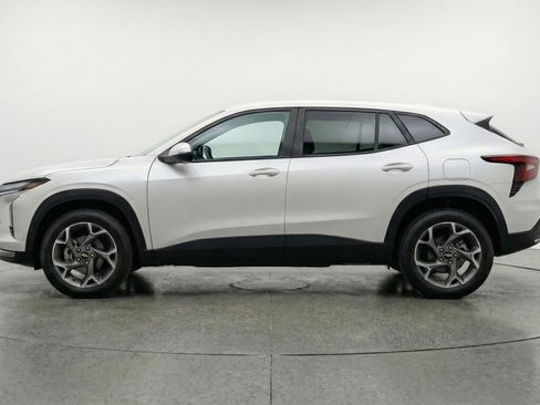 Used 2025 Chevrolet Trax LT image 5