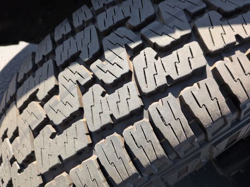 Used 2026 Rivian R1S Premium AWD/4WD image 12