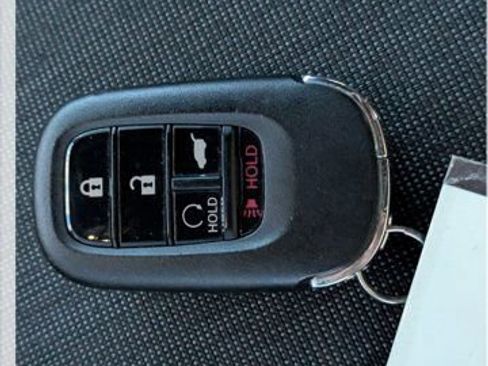 Certified 2025 Honda Pilot Sport image 28