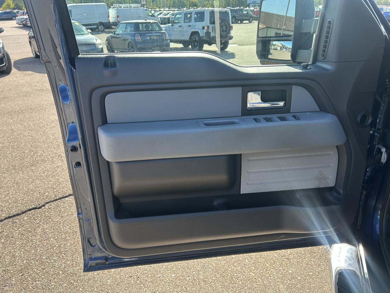 Used 2013 Ford F150 XLT w/ Luxury Equipment Group AWD/4WD image 16