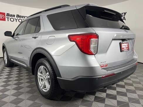 Used 2022 Ford Explorer XLT image 23