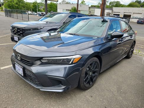 Used 2022 Honda Civic Sport image 2