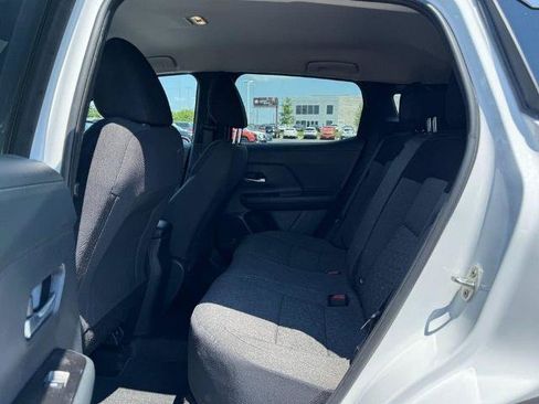 Certified 2025 Nissan Kicks SV FWD image 10
