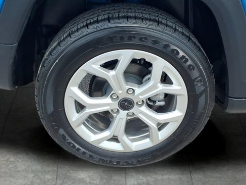 Used 2025 Jeep Compass Sport AWD/4WD image 9