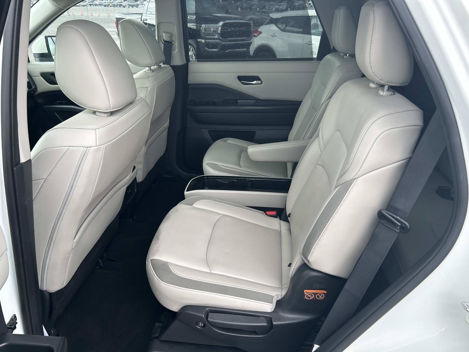 Used 2024 Nissan Pathfinder SL w/ SL Premium Package AWD/4WD image 26