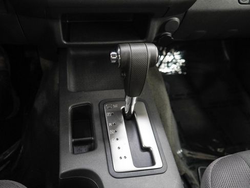 Used 2009 Nissan Frontier SE RWD image 17