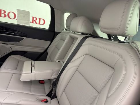 New 2026 Lincoln Nautilus Premier image 17