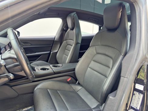 Used 2022 Porsche Taycan RWD image 39