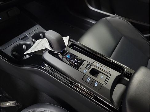 New 2026 Toyota Prius Plug-In Hybrid FWD image 10