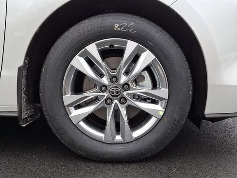 New 2026 Toyota Sienna Limited image 8