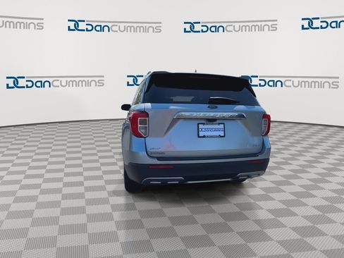 Used 2021 Ford Explorer XLT w/ Equipment Group 202A image 7