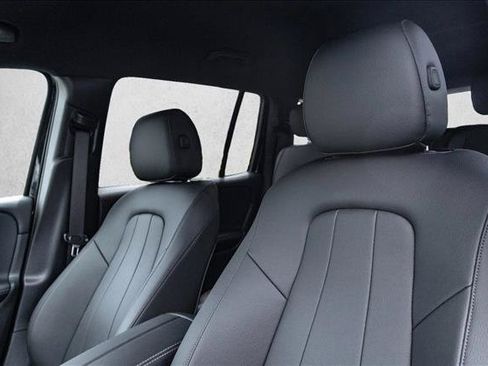 New 2026 Mercedes-Benz GLB 250 4MATIC image 21
