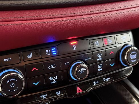 Used 2022 Dodge Durango R/T w/ Blacktop Package image 41