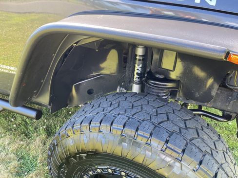 Used 2014 Jeep Wrangler Unlimited Rubicon w/ Connectivity Group AWD/4WD image 29