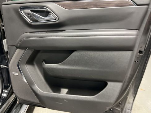 Used 2024 Chevrolet Suburban LT image 13
