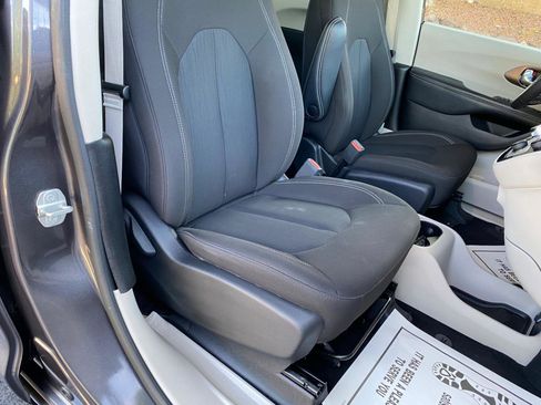 Used 2023 Chrysler Voyager LX FWD image 48