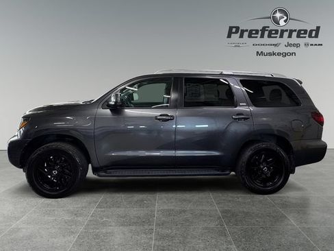 Used 2019 Toyota Sequoia SR5 w/ Premium Package AWD/4WD image 9
