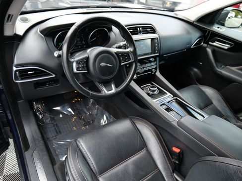 Used 2018 Jaguar F-PACE Prestige image 13