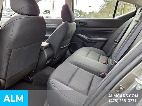 Used 2025 Nissan Altima 2.5 SV image 4