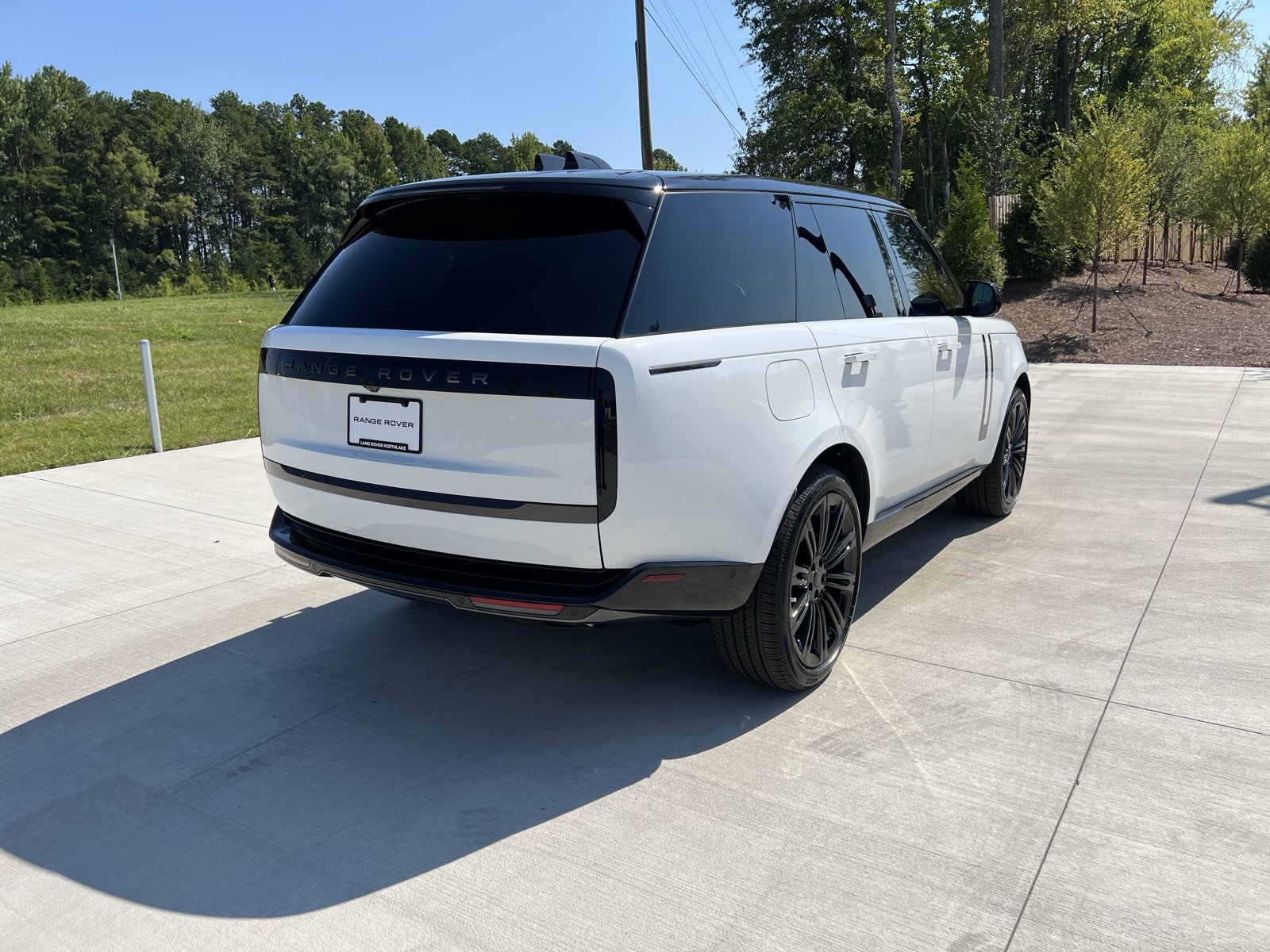 New 2026 Land Rover Range Rover SE AWD/4WD image 2
