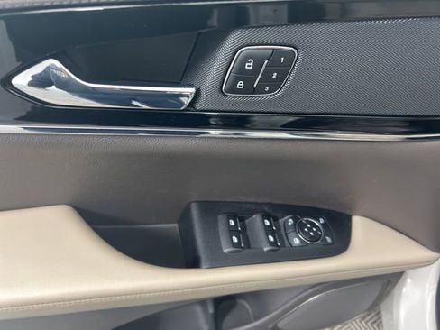Used 2023 Lincoln Nautilus Reserve AWD/4WD image 13