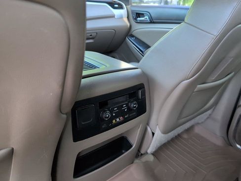 Used 2015 GMC Yukon XL SLT w/ Open Road Package RWD image 34