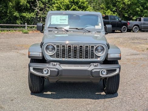 New 2026 Jeep Wrangler Unlimited Sahara AWD/4WD image 8