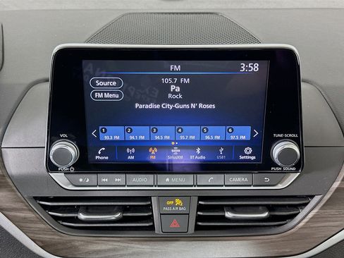 Used 2024 Nissan Altima 2.5 SV FWD image 21