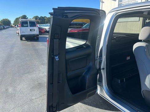 Used 2019 Toyota Tacoma SR image 25