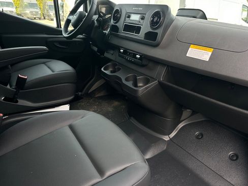 New 2025 Mercedes-Benz Sprinter 2500 image 12