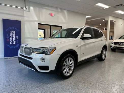 Used 2017 BMW X3 xDrive28i image 4