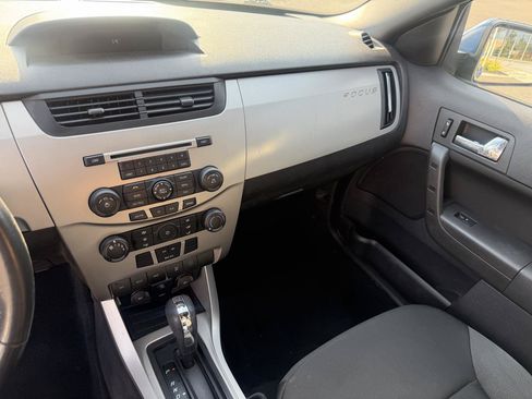 Used 2008 Ford Focus SES FWD image 12
