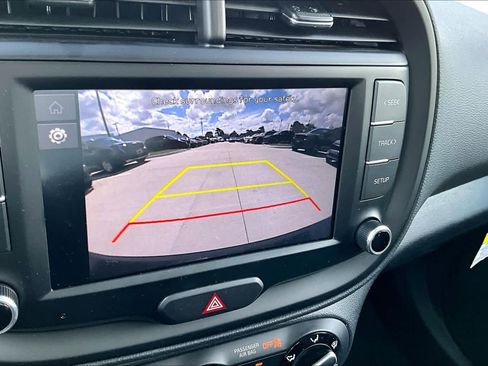 Certified 2025 Kia Soul LX w/ LX Technology Package FWD image 25