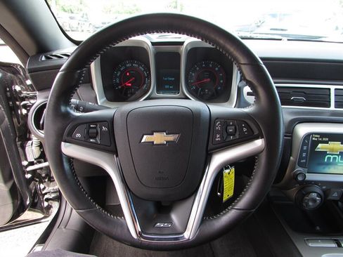 Used 2015 Chevrolet Camaro SS RWD image 15